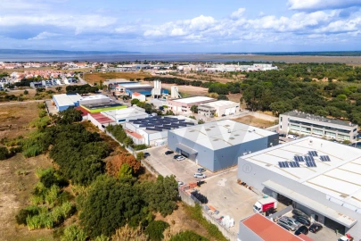 Armazém para Venda em Alcochete