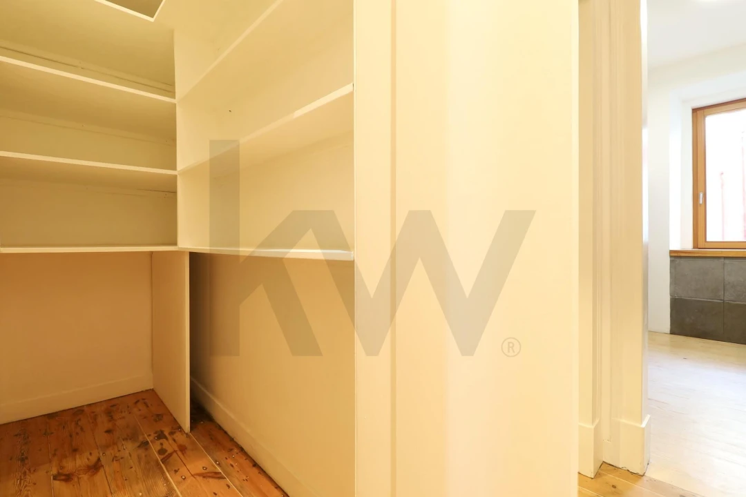 Apartamento T2 para Arrendamento em Misericórdia Foto 14