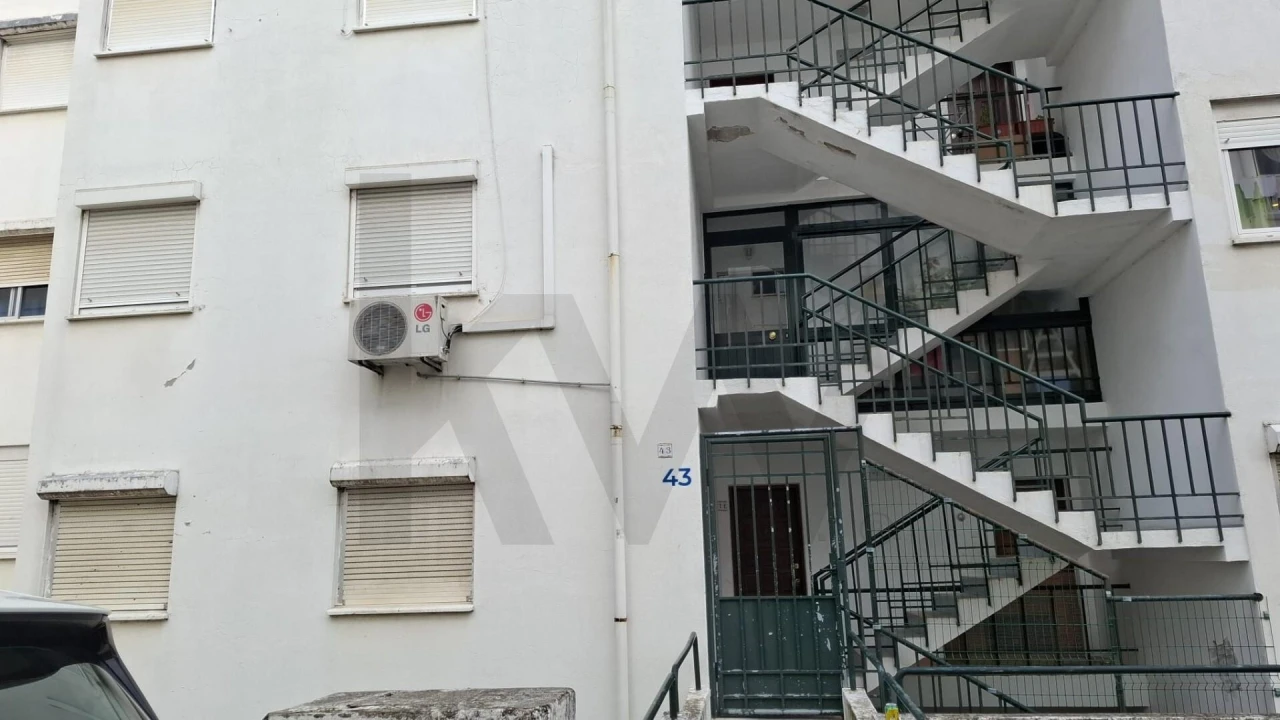 Apartamento T3 para Venda em Ajuda Foto 7