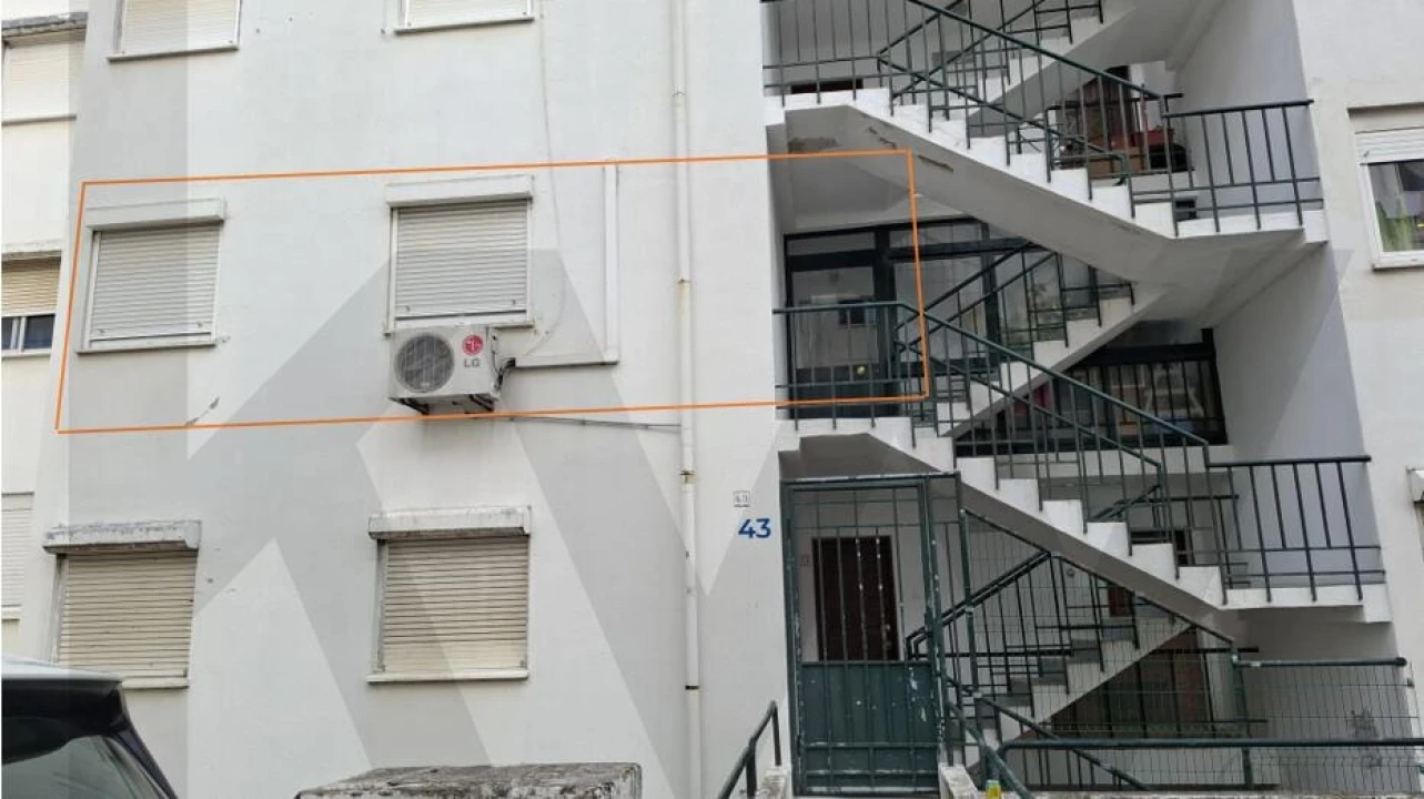 Apartamento T3 para Venda em Ajuda Foto 1