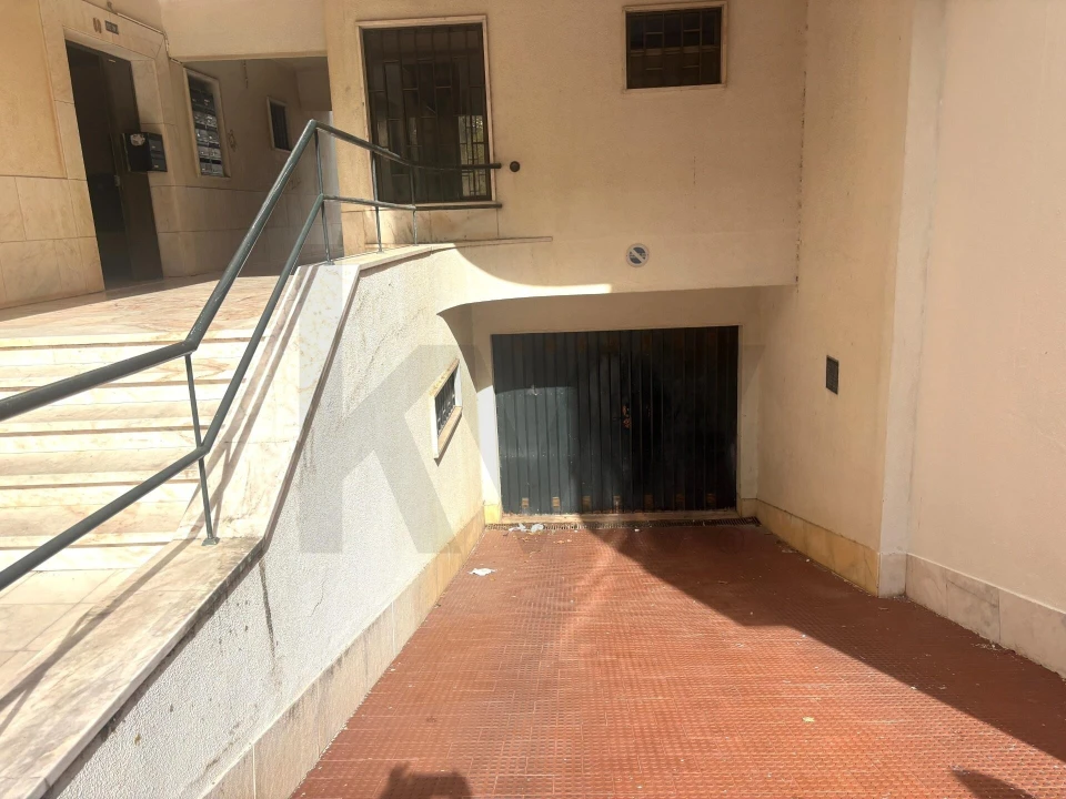 Apartamento T2 para Venda em Carcavelos e Parede Foto 18