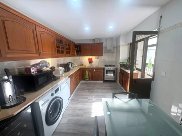 Apartamento T2 para Venda em Carcavelos e Parede