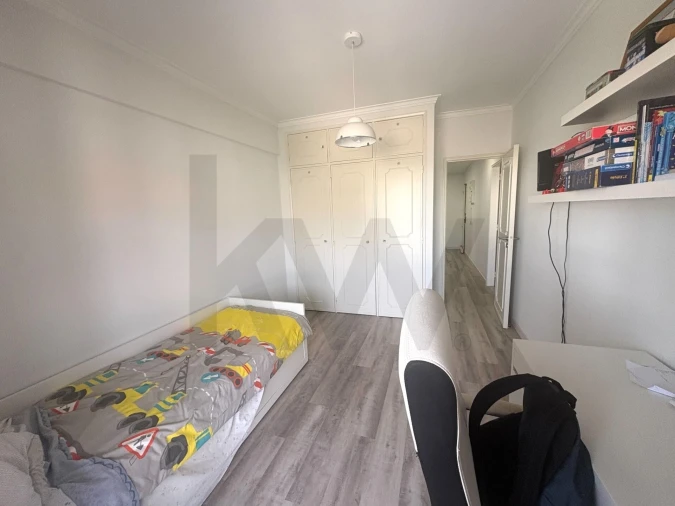 Apartamento T2 para Venda em Carcavelos e Parede Foto 12