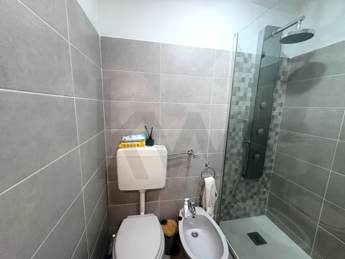Apartamento T2 para Venda em Carcavelos e Parede Foto 6