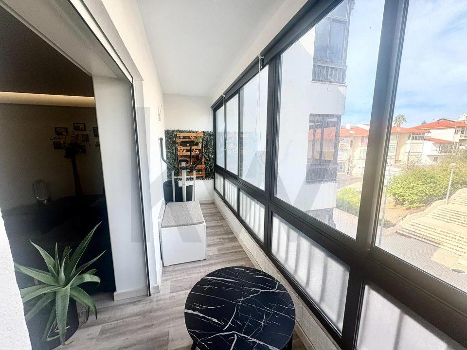 Apartamento T2 para Venda em Carcavelos e Parede Foto 3