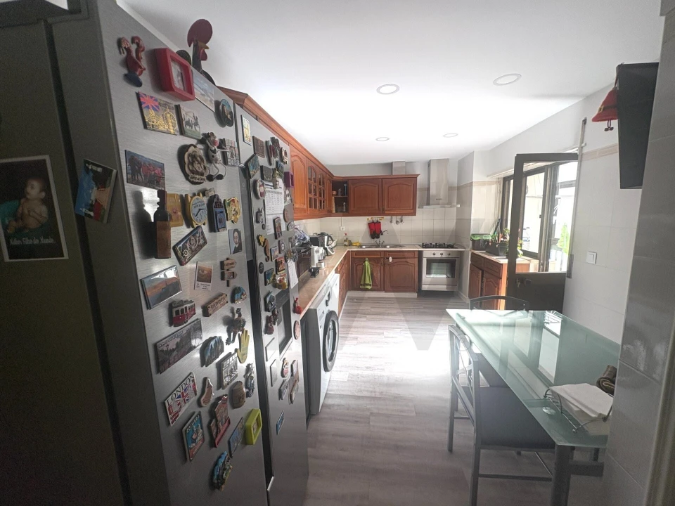 Apartamento T2 para Venda em Carcavelos e Parede Foto 8