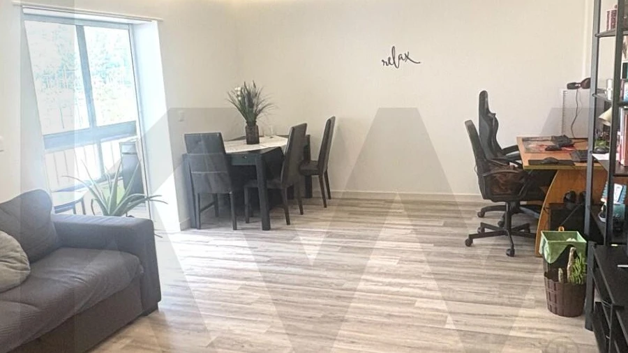 Apartamento T2 para Venda em Carcavelos e Parede