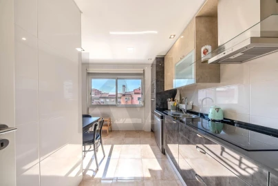 Apartamento T2 para Venda em Queluz e Belas