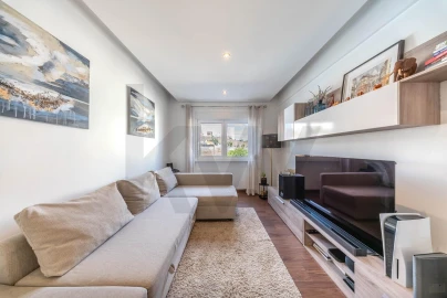 Apartamento T2 para Venda em Queluz e Belas