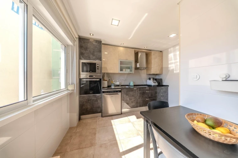 Apartamento T2 para Venda em Queluz e Belas Foto 7