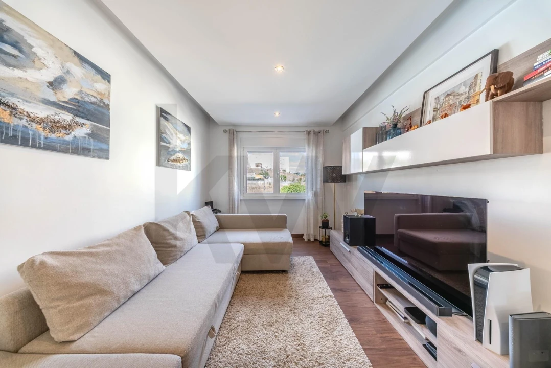 Apartamento T2 para Venda em Queluz e Belas Foto 2