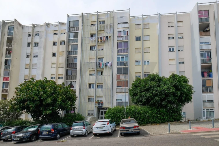 Apartamento T2 para Venda em Algueirão-Mem Martins Foto 23