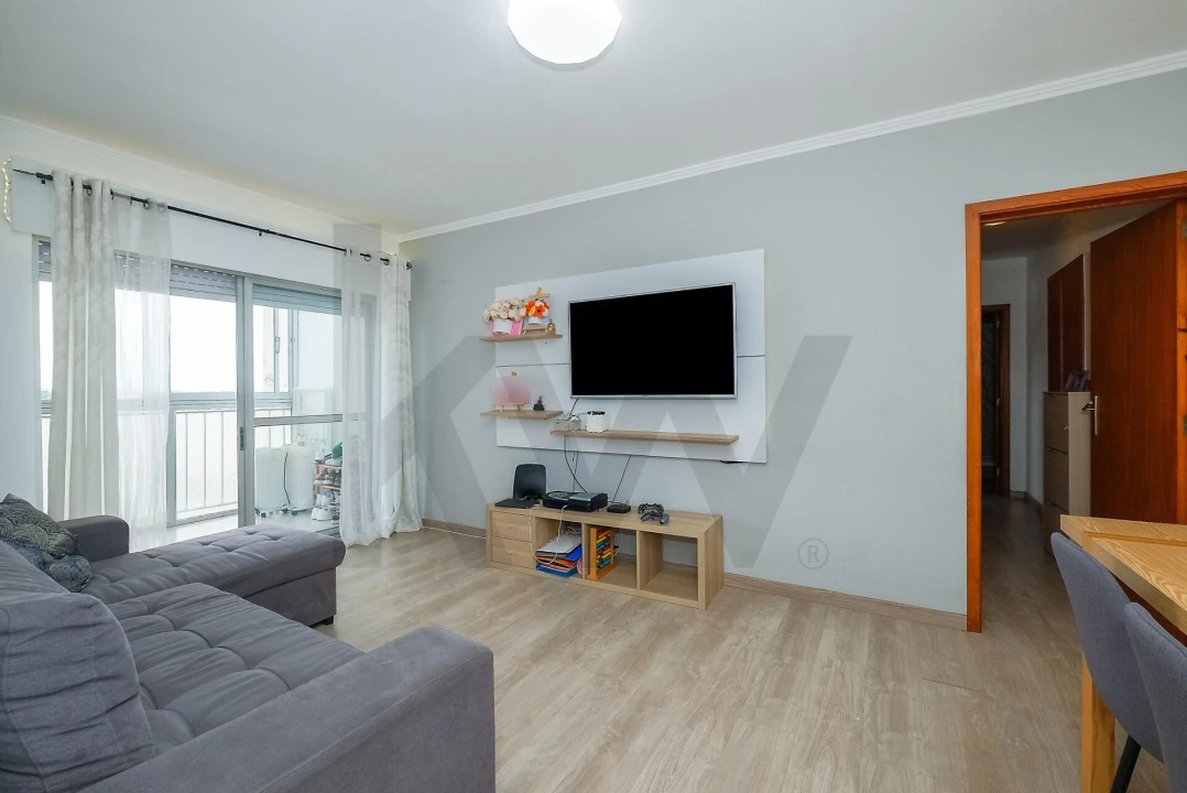 Apartamento T2 para Venda em Algueirão-Mem Martins Foto 1