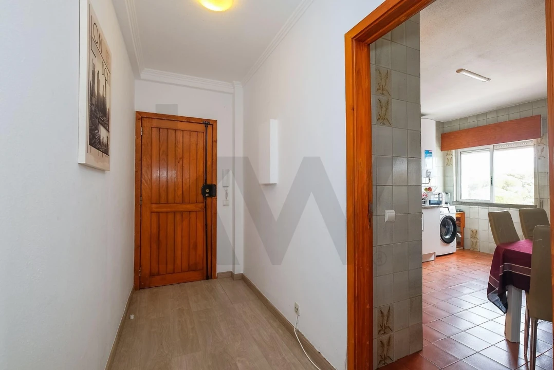 Apartamento T2 para Venda em Algueirão-Mem Martins Foto 2