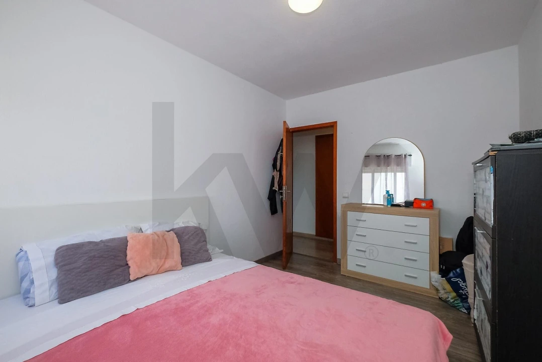 Apartamento T2 para Venda em Algueirão-Mem Martins Foto 16