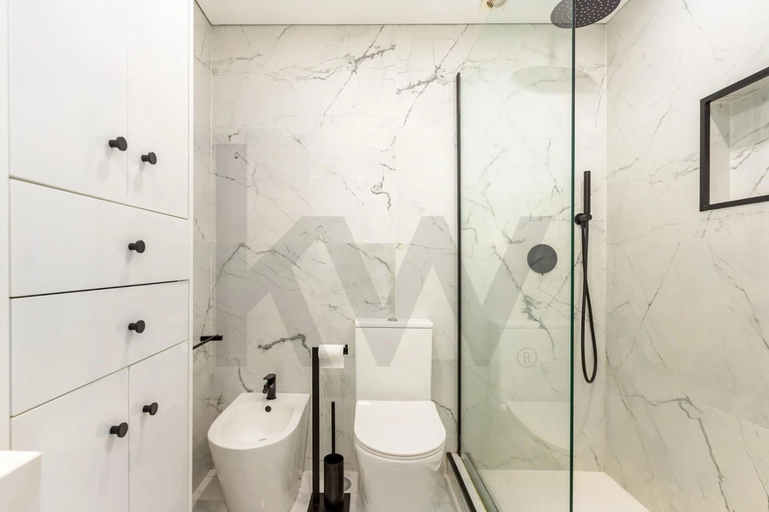 Apartamento T2 para Venda em Campolide Foto 16