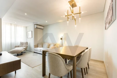 Apartamento T2 para Venda em Campolide