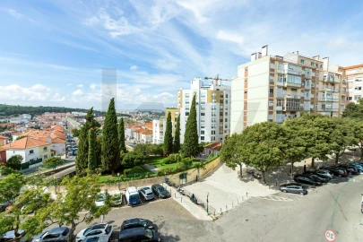 Apartamento T2 para Venda em Campolide