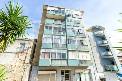 Apartamento T2 para Venda em Campolide