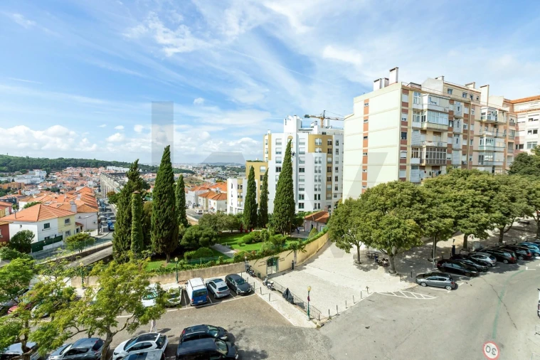 Apartamento T2 para Venda em Campolide Foto 8