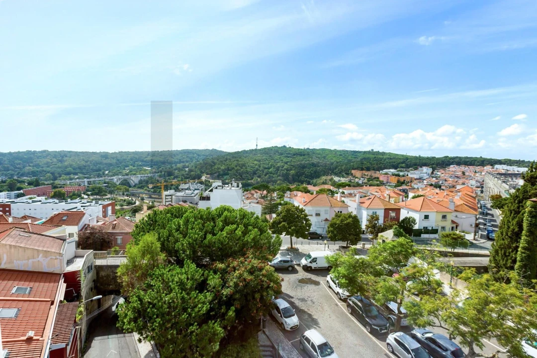 Apartamento T2 para Venda em Campolide Foto 1