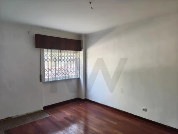Apartamento T2 para Venda em Laranjeiro e Feijó