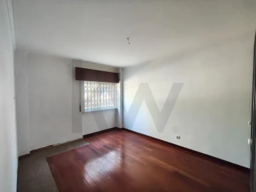 Apartamento T2 para Venda em Laranjeiro e Feijó