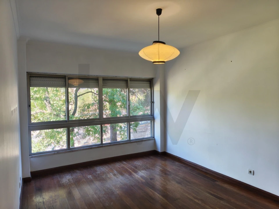 Apartamento T2 para Venda em Laranjeiro e Feijó Foto 1