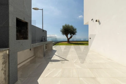 Moradia T4 para Venda em Funchal (Santa Maria Maior)