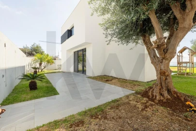 Moradia T4 para Venda em Funchal (Santa Maria Maior)