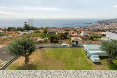 Moradia T4 para Venda em Funchal (Santa Maria Maior)