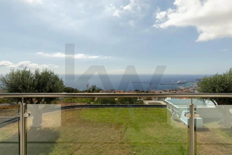Moradia T4 para Venda em Funchal (Santa Maria Maior) Foto 31