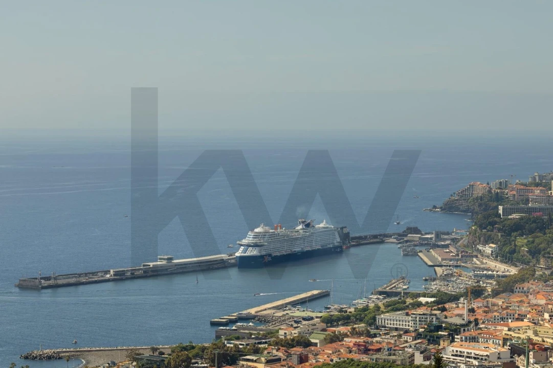 Moradia T4 para Venda em Funchal (Santa Maria Maior) Foto 2