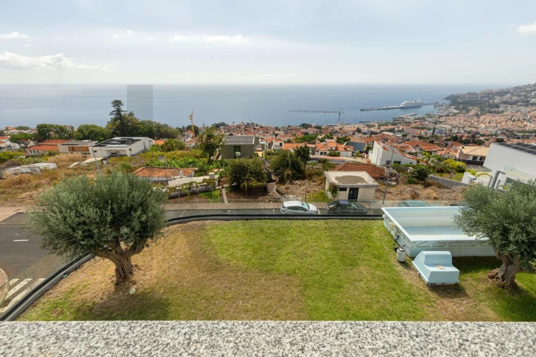 Moradia T4 para Venda em Funchal (Santa Maria Maior) Foto 38
