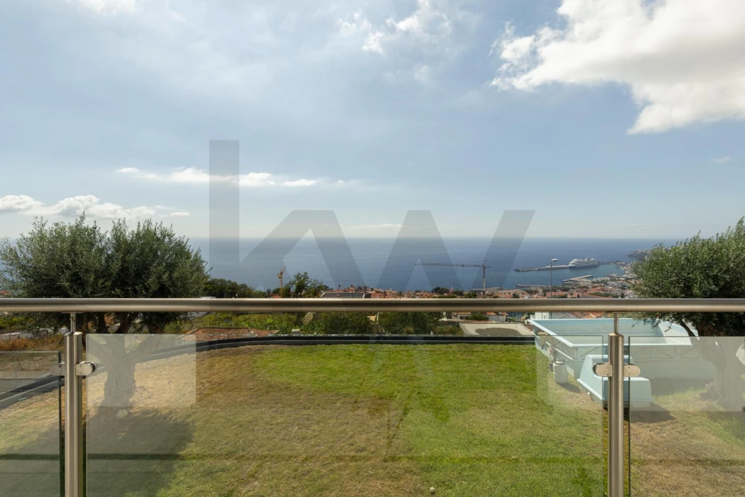 Moradia T4 para Venda em Funchal (Santa Maria Maior) Foto 31