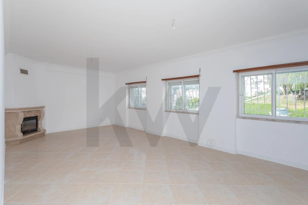 Apartamento T3 para Venda em Ramada e Caneças Foto 2