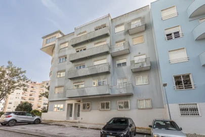 Apartamento T3 para Venda em Ramada e Caneças