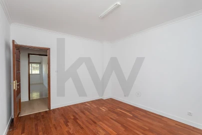 Apartamento T3 para Venda em Ramada e Caneças