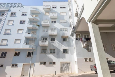 Apartamento T3 para Venda em Ramada e Caneças