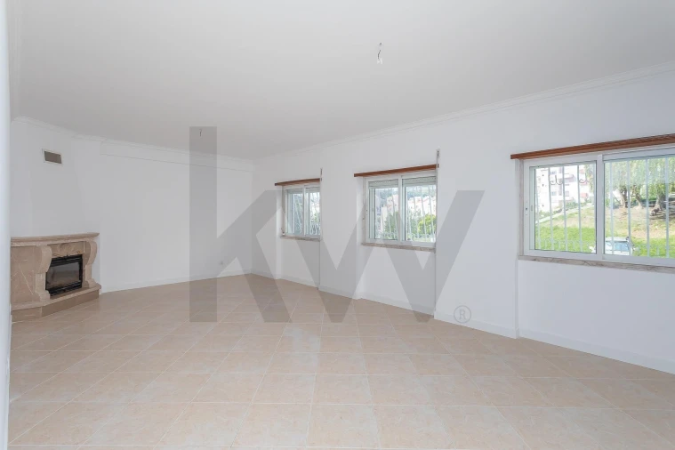 Apartamento T3 para Venda em Ramada e Caneças Foto 2