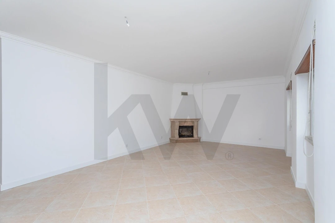 Apartamento T3 para Venda em Ramada e Caneças Foto 3