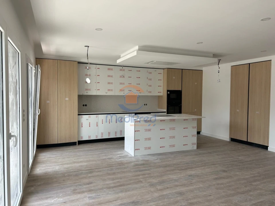 Apartamento T4 para Venda em Ramada e Caneças Foto 6