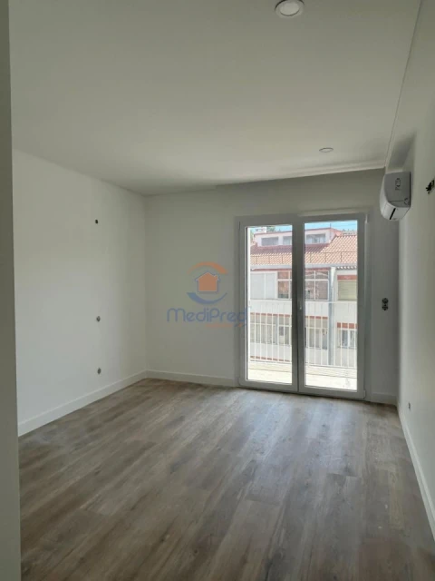 Apartamento T4 para Venda em Ramada e Caneças
