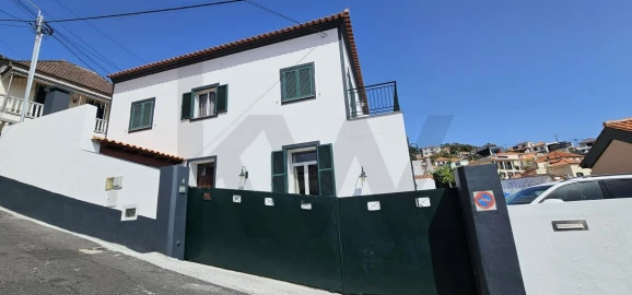 Moradia T2 para Venda em Funchal (Santa Maria Maior)