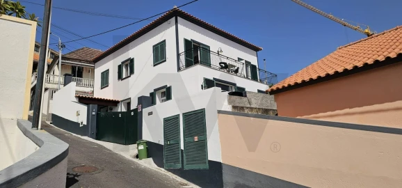 Moradia T2 para Venda em Funchal (Santa Maria Maior)