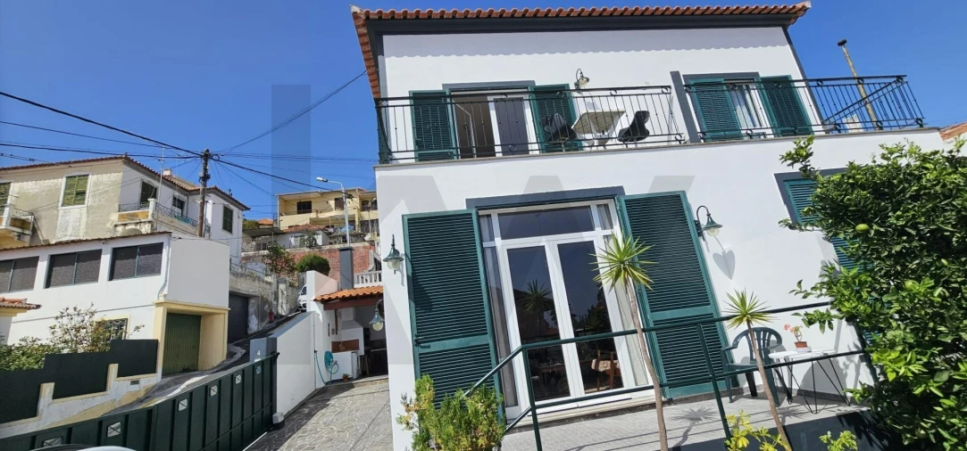 Moradia T2 para Venda em Funchal (Santa Maria Maior) Foto 4