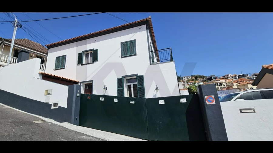 Moradia T2 para Venda em Funchal (Santa Maria Maior)