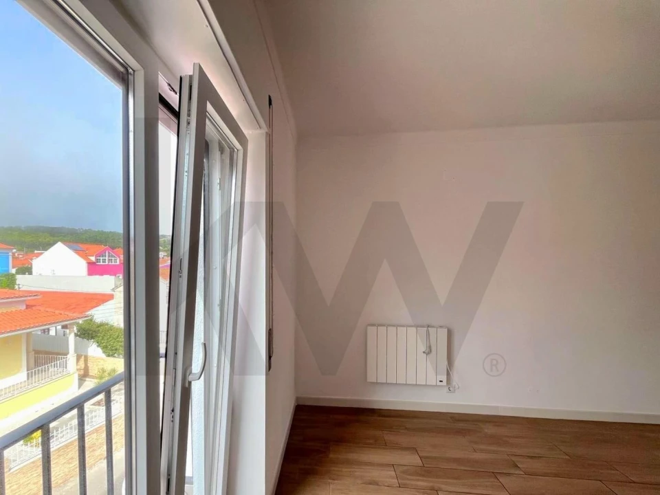 Apartamento T2 para Arrendamento em Foz do Arelho Foto 9