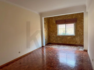 Moradia T5 para Venda em Algueirão-Mem Martins