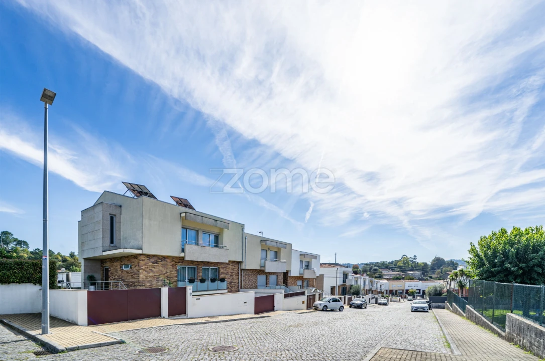 Moradia T3 para Venda em Vilaça e Fradelos Foto 4